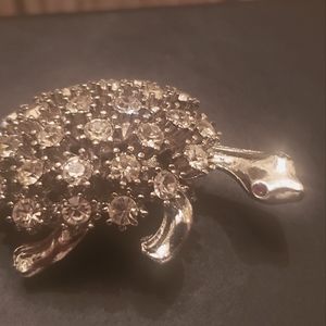Vintage Rhinestone Silver Tone Turtle Brooch Pin Ruby Red Rhinestone Eyes